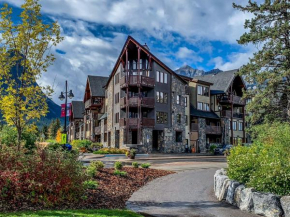  Rundle Cliffs Lodge by Spring Creek Vacations  Кэнмор